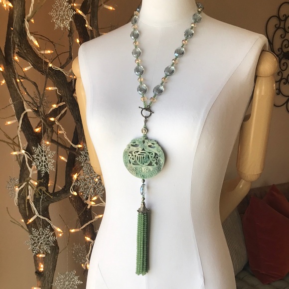Stunning crystal and jade statement necklace - Picture 8 of 8